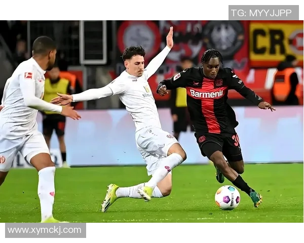 世界杯焦点战拜仁与曼城平局红牌争议引发热议与转会传闻交织