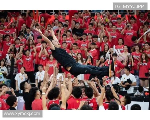 当嘻哈文化遇上篮球巨星姚明：跨界合作的无限可能与精彩瞬间