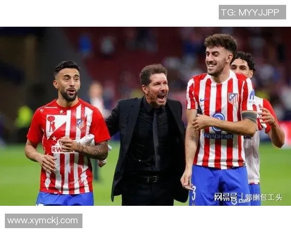 欧冠激战：那不勒斯险胜马竞乌龙球引发争议与激情四溢的全场反响