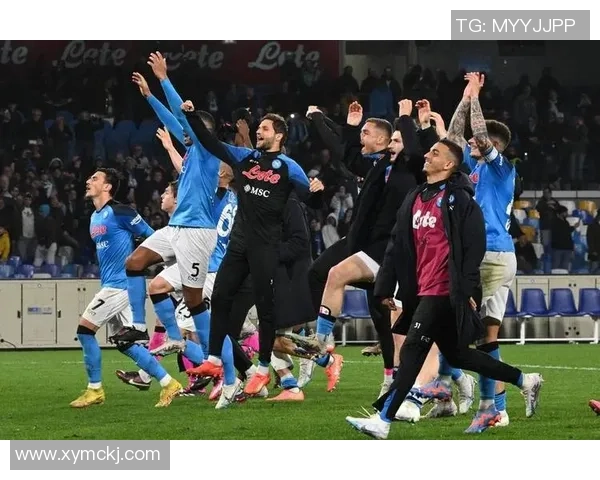 欧冠激战：里昂绝杀那不勒斯全场沸腾精彩集锦回顾