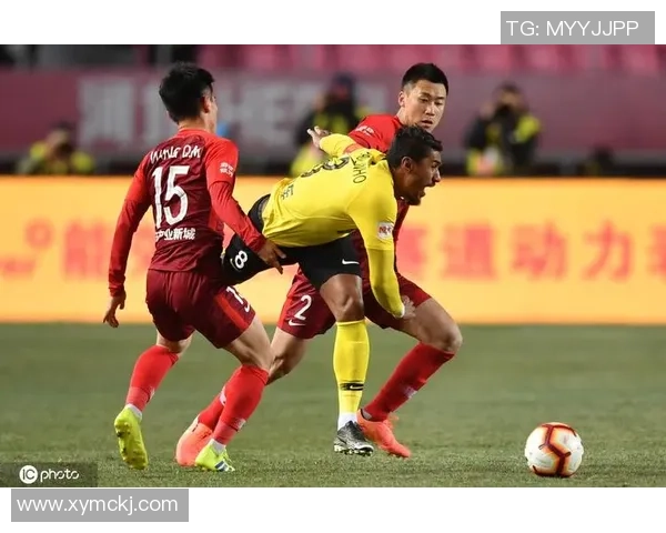 中超激战莱比锡险胜尤文图斯乌龙球引发争议判罚全场沸腾