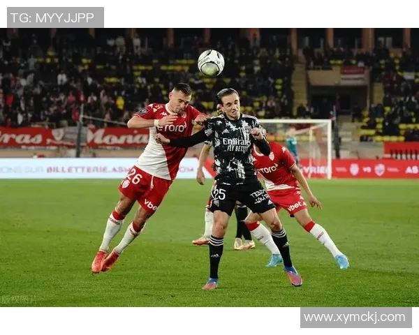 意甲激战:莱比锡与里昂战平争议判罚引发全场热议